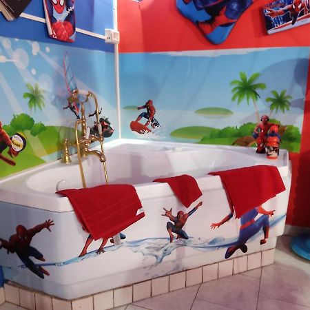 Hotel Spiderman House Catania Esterno foto
