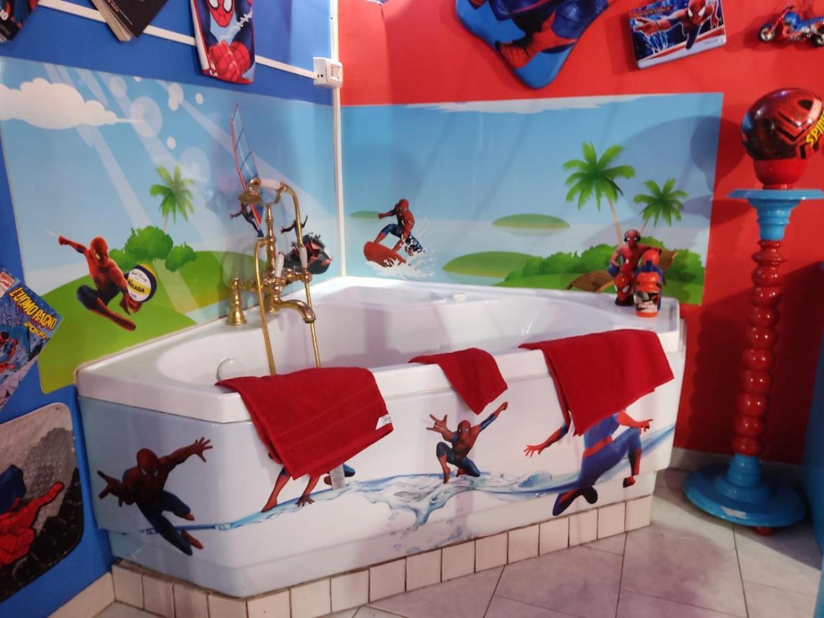 Hotel Spiderman House Catania Esterno foto