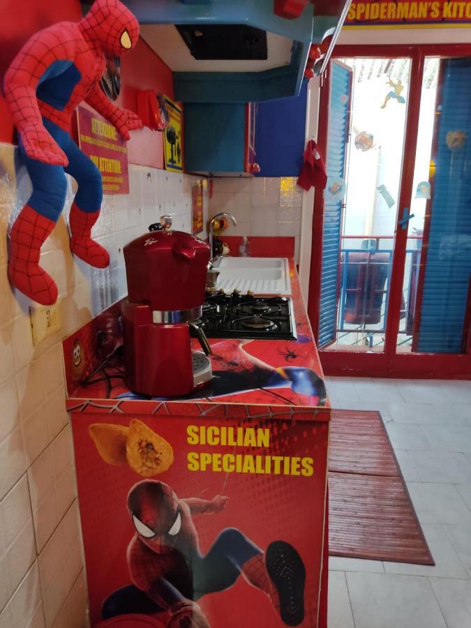Hotel Spiderman House Catania Esterno foto